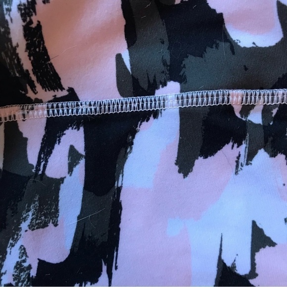 THE North Face workout leggings. Size medium. - Picture 5 of 6